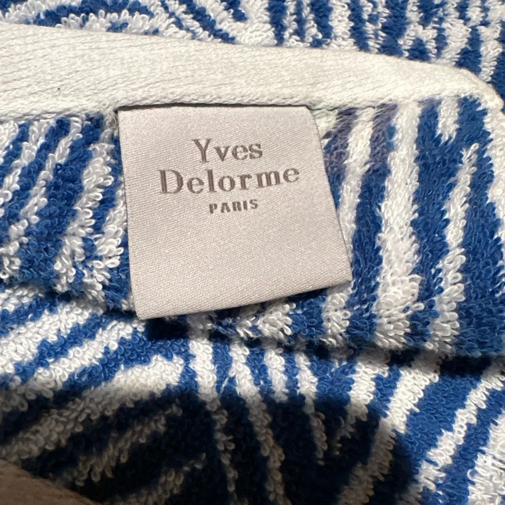Yves DeLorme XL bath sheet or beach towel * 1 towel*